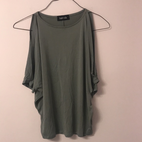 Fab’rik Gray-Blue Cold Shoulder Short Sleeve top. - Picture 2 of 5